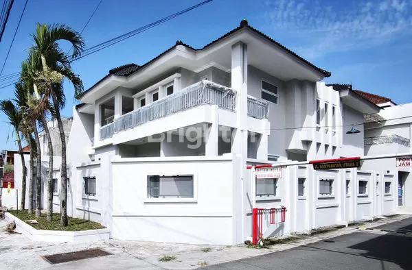 image DIJUAL RUMAH BARU MODERN DAN MEWAH DI SOLO (1)