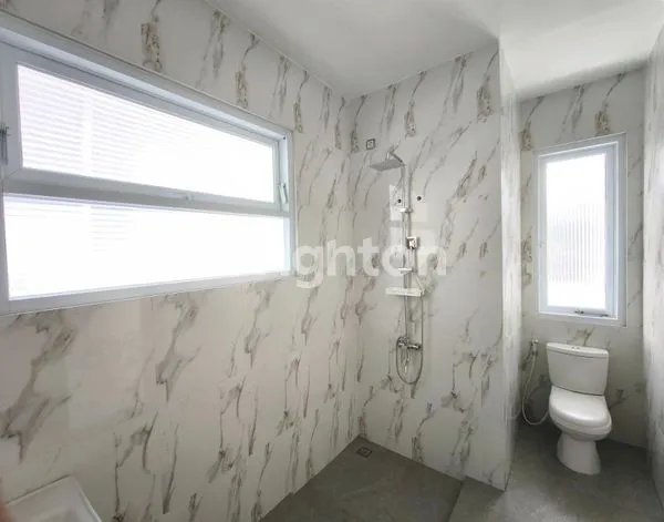 image DIJUAL RUMAH BARU MODERN DAN MEWAH DI SOLO (8)