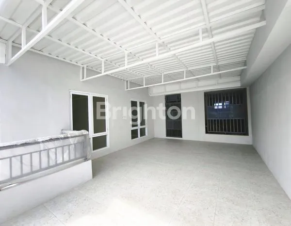 image DIJUAL RUMAH BARU MODERN DAN MEWAH DI SOLO (6)