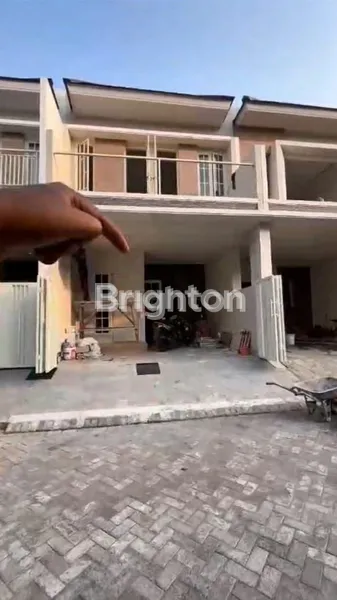 image RUMAH BARU 2 LANTAI DI RUNGKUT HARAPAN (2)