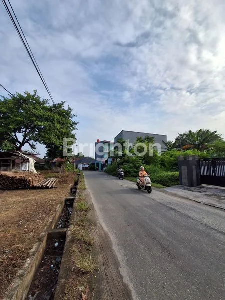 TANAH STRATEGIS 692M² DI JL LOBAK, DEKAT RS EKA & MALL SKA
