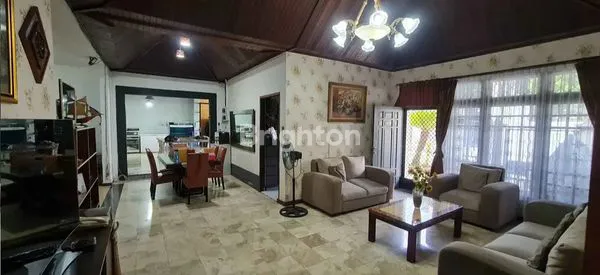 image RUMAH STRATEGIS DI TENGAH KOTA DEKAT MALL PLAZA BALIKPAPAN (3)
