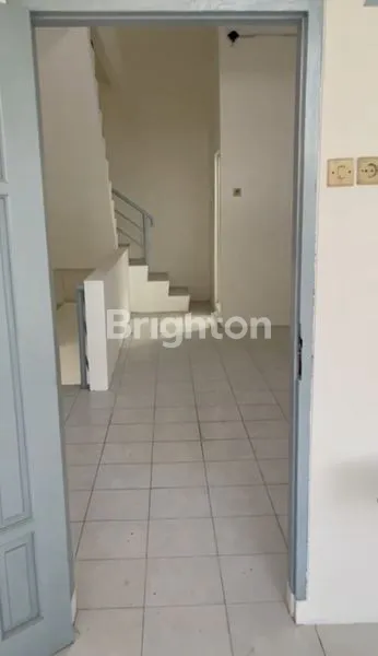 image RUMAH 3 LANTAI SHM DI JELAMBAR, LT 48/LB 144 (2)