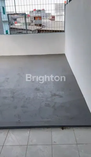 image RUMAH 3 LANTAI SHM DI JELAMBAR, LT 48/LB 144 (5)