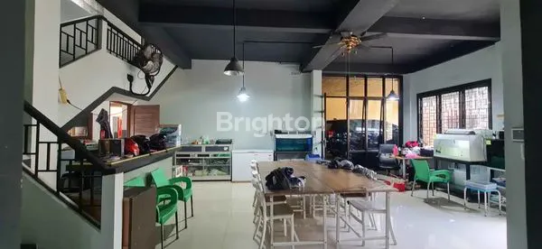 image RUMAH TINGKAT 2 LOKASI STRATEGIS DEKAT DENGAN MALL LIVING PLAZA BALIKPTPAN (2)