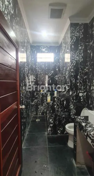 image RUMAH TINGKAT 2 LOKASI STRATEGIS DEKAT DENGAN MALL LIVING PLAZA BALIKPTPAN (7)