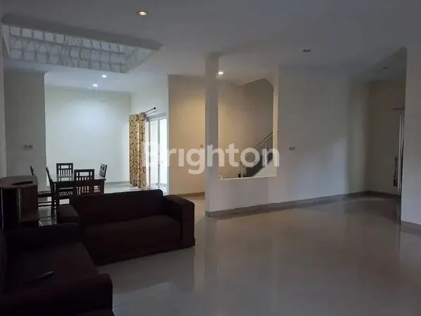 image RUMAH BESAR FULL FURNISHED DEKAT TOL & STASIUN RAWA BUNTU (8)