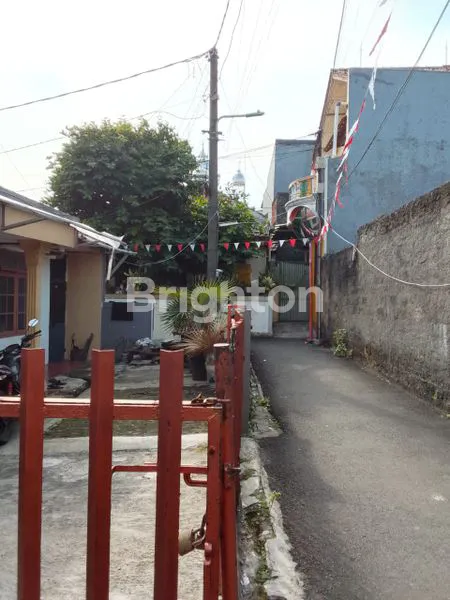 image RUMAH STRATEGIS  DI PETUKANGAN UTARA  (4)