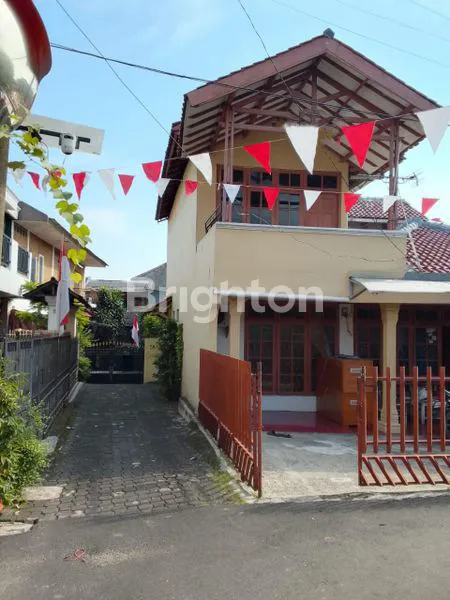 image RUMAH STRATEGIS  DI PETUKANGAN UTARA  (2)