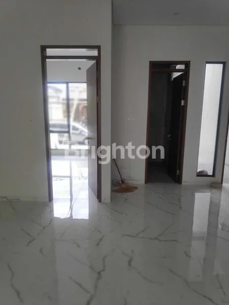 image RUMAH 2 LANTAI 100% BARU , DI BATUNUNGGAL (8)
