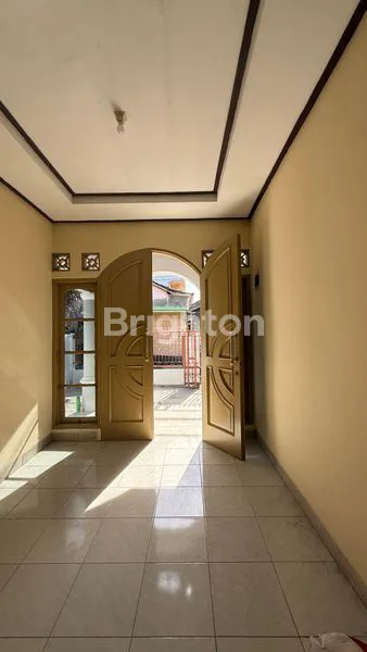 image RUMAH BAGUS SIAP HUNI DI JALAN H.BASIR PONDOK AREN TANGERANG SELATAN (4)