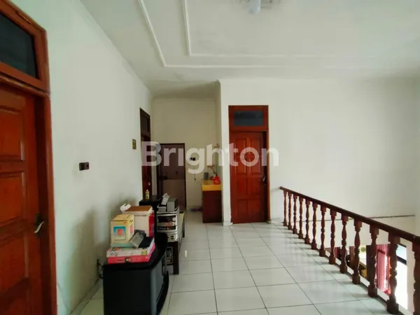 image RUMAH 2 LANTAI SIAP HUNI AKSES LEBAR JALAN KEMBAR SUTOREJO PRIMA DEKAT RAYA MULYOSARI (3)