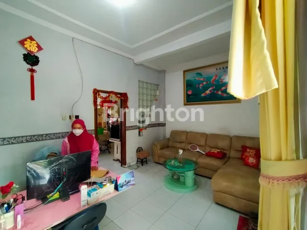 image RUMAH 2 LANTAI SIAP HUNI AKSES LEBAR JALAN KEMBAR SUTOREJO PRIMA DEKAT RAYA MULYOSARI (8)