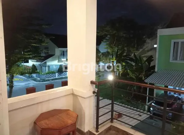 image RUMAH MEWAH 2 LANTAI DI CLUSTER EKSKLUSIF CIRENDEU – JAKARTA SELATAN (6)