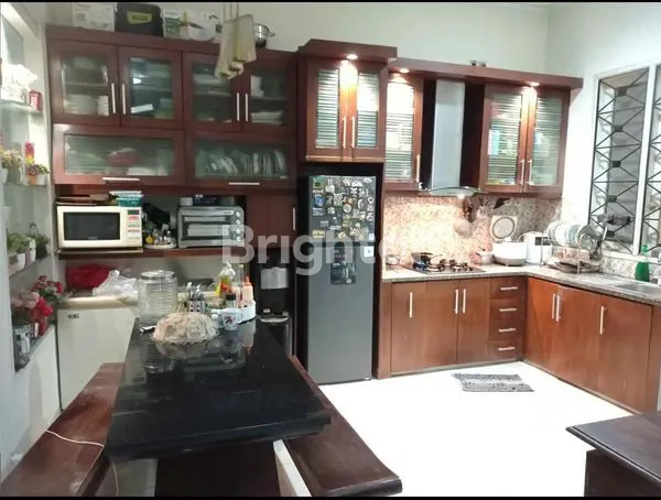 image RUMAH MEWAH 2 LANTAI DI CLUSTER EKSKLUSIF CIRENDEU – JAKARTA SELATAN (4)