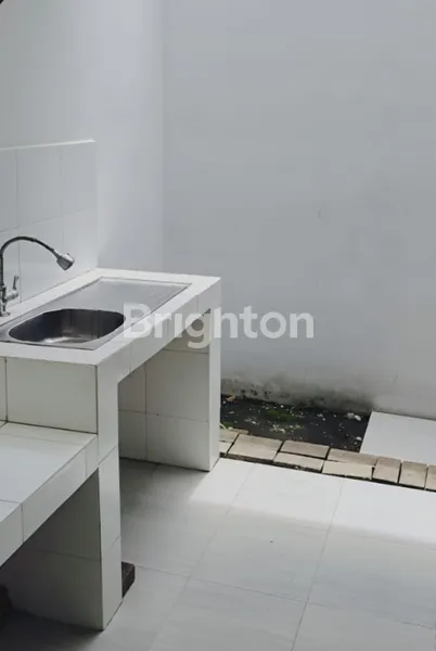 image DIJUAL RUMAH DI GRAND PAKUWON SURABAYA BARAT, LOKASI STRATEGIS, SHM, 2 LANTAI (5)