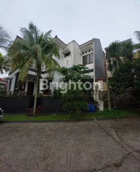 image RUMAH MEWAH CANTIK 2 LANTAI SIAP HUNI ADA KOLAM RENANG (2)