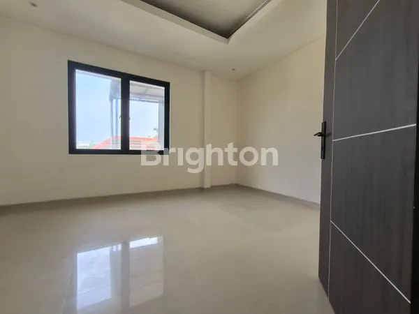 image RUMAH DI PERUMAHAN ELIT SURABAYA (1)