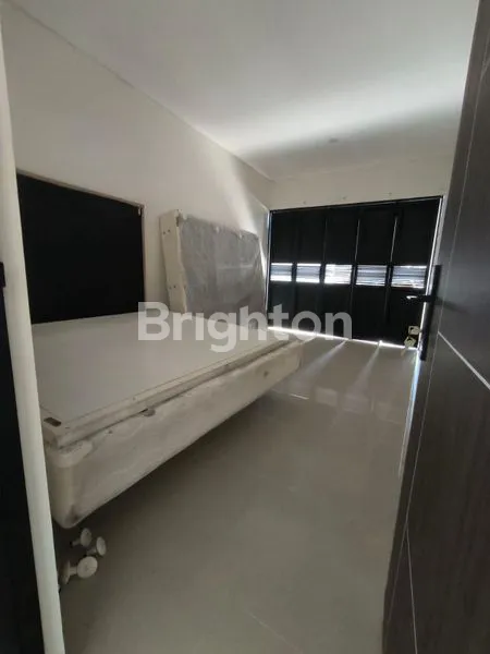 image RUMAH DI PERUMAHAN ELIT SURABAYA (6)