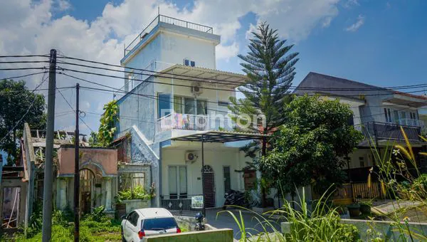 image RUMAH 3 LANTAI SEMI-FURNISHED DI SENTUL CITY, LT 120M² (1)