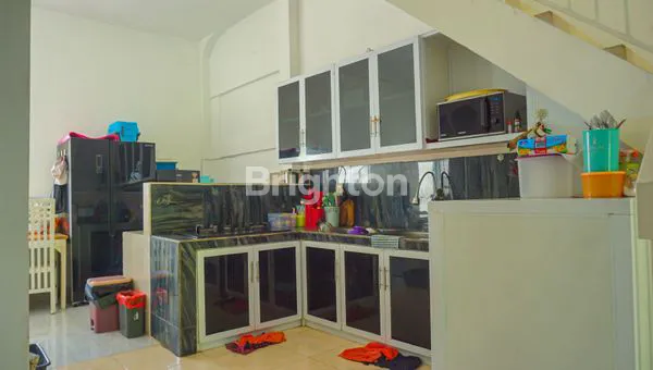 image RUMAH 3 LANTAI SEMI-FURNISHED DI SENTUL CITY, LT 120M² (2)