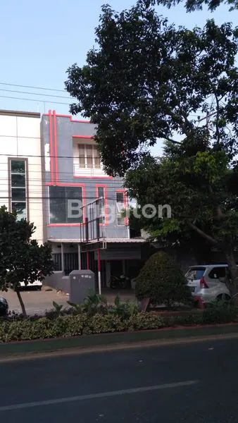 image DISEWAKAN RUKO EX CAFE N RED DOOR CAPSULE  (1)