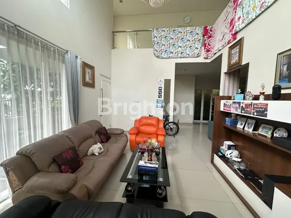 image RUMAH PERUM PAKUWON VILLA VALENSIA, BABATAN WIYUNG DIJUAL CEPAT SAMA PERABOTNYA (8)