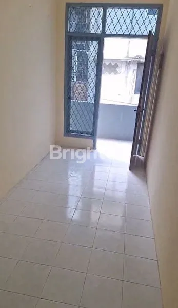 image RUMAH 3 LANTAI DI TAMBORA, SIAP HUNI (3)