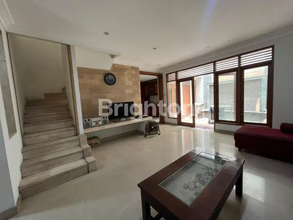 image RUMAH STRATEGIS KEBAYORAN BARU, 4KT+4KM, SIAP HUNI (4)