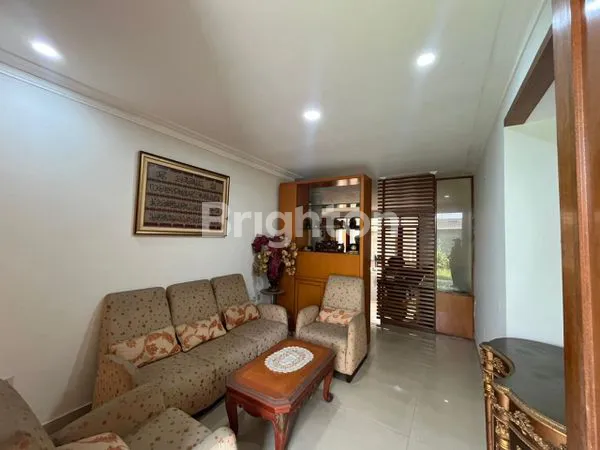 image RUMAH STRATEGIS KEBAYORAN BARU, 4KT+4KM, SIAP HUNI (7)