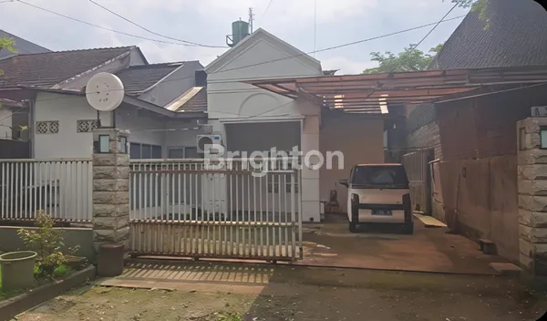 image DIJUAL SEGERA, RUMAH + BANGUNAN USAHA BEKAS CAFE, LOKASI SELANGKAH KE CITRALAND CBD DRIYOREJO & TOLL GATE DRIYOREJO (1)