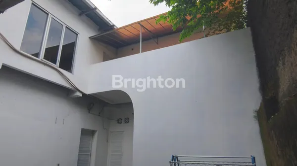 image DIJUAL SEGERA, RUMAH + BANGUNAN USAHA BEKAS CAFE, LOKASI SELANGKAH KE CITRALAND CBD DRIYOREJO & TOLL GATE DRIYOREJO (4)