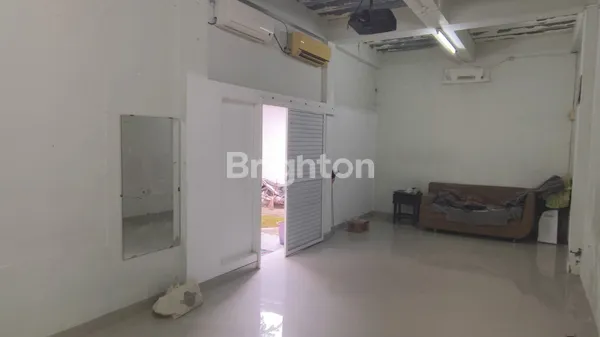 image DIJUAL SEGERA, RUMAH + BANGUNAN USAHA BEKAS CAFE, LOKASI SELANGKAH KE CITRALAND CBD DRIYOREJO & TOLL GATE DRIYOREJO (5)