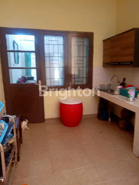 image  DIJUAL CEPAT: RUMAH STRATEGIS DI KEMANG PRATAMA 2 (4)