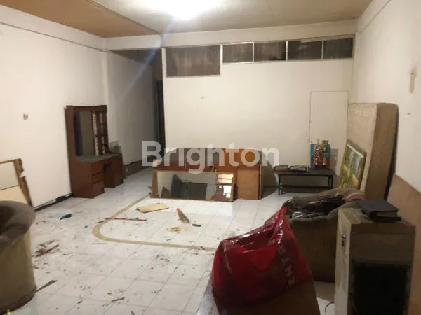 image RUKO STRATEGIS 2 1/2 LANTAI , LOKASI  JALAN UTAMA H.JUANDA CIPUTAT . (4)