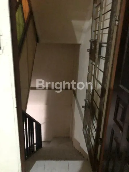 image RUKO STRATEGIS 2 1/2 LANTAI , LOKASI  JALAN UTAMA H.JUANDA CIPUTAT . (3)