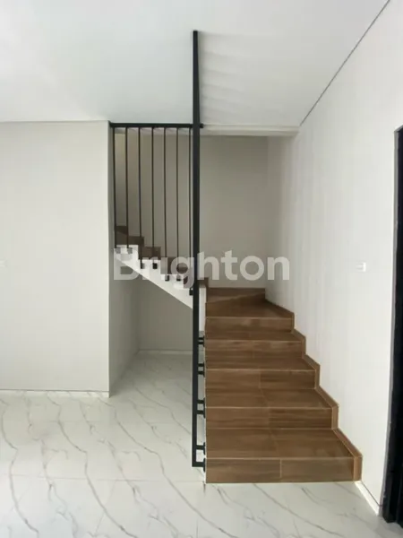 image TURUN HARGA ROW JALAN SUPER LEBAR, MINIMALIS RUMAH KUTISARI INDAH, DEKAT KAMPUS PETRA, DEKAT A YANI, SISA 1 UNIT (2)