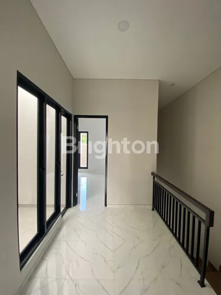 image MINIMALIS RUMAH KUTISARI INDAH UTARA, DEKAT KAMPUS PETRA, DEKAT A YANI, DEKAT JALAN TOL WARU, JALAN TOL RUNGKUT, SEKITARAN PERKANTORAN, SIAP HUNI (2)