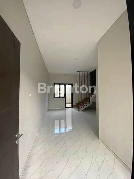 image MINIMALIS RUMAH KUTISARI INDAH UTARA, DEKAT KAMPUS PETRA, DEKAT A YANI, DEKAT JALAN TOL WARU, JALAN TOL RUNGKUT, SEKITARAN PERKANTORAN, SIAP HUNI (3)