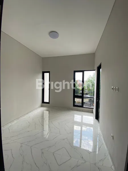 image MINIMALIS RUMAH KUTISARI INDAH UTARA, DEKAT KAMPUS PETRA, DEKAT A YANI, DEKAT JALAN TOL WARU, JALAN TOL RUNGKUT, SEKITARAN PERKANTORAN, SIAP HUNI (5)