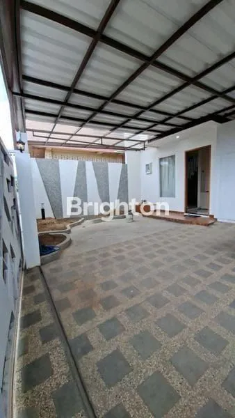 image RUMAH MEWAH 2 LANTAI DENGAN KOLAM RENANG PRIBADI (2)