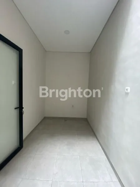 image TURUN HARGA ROW JALAN SUPER LEBAR, MINIMALIS RUMAH KUTISARI INDAH, DEKAT KAMPUS PETRA, DEKAT A YANI, SISA 1 UNIT (2)