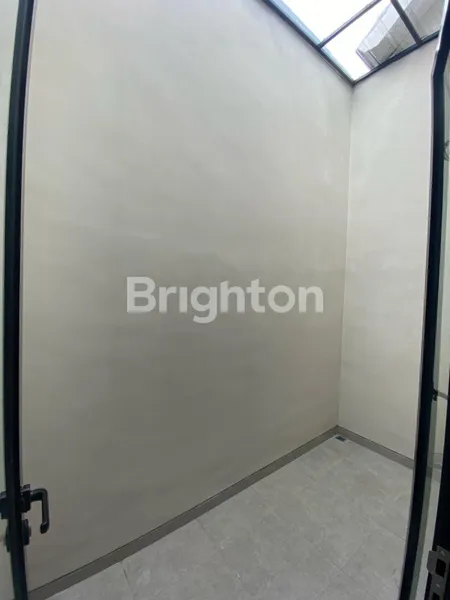 image TURUN HARGA ROW JALAN SUPER LEBAR, MINIMALIS RUMAH KUTISARI INDAH, DEKAT KAMPUS PETRA, DEKAT A YANI, SISA 1 UNIT (5)