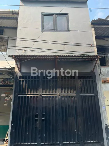 image DIJUAL RUMAH 3 LANTAI PADEMANGAN BARAT – BISA MASUK MOBIL, SIAP HUNI\\N (1)