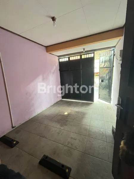 image DIJUAL RUMAH 3 LANTAI PADEMANGAN BARAT – BISA MASUK MOBIL, SIAP HUNI\\N (2)