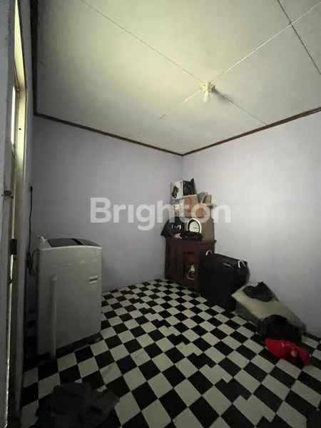 image DIJUAL RUMAH 3 LANTAI PADEMANGAN BARAT – BISA MASUK MOBIL, SIAP HUNI\\N (8)