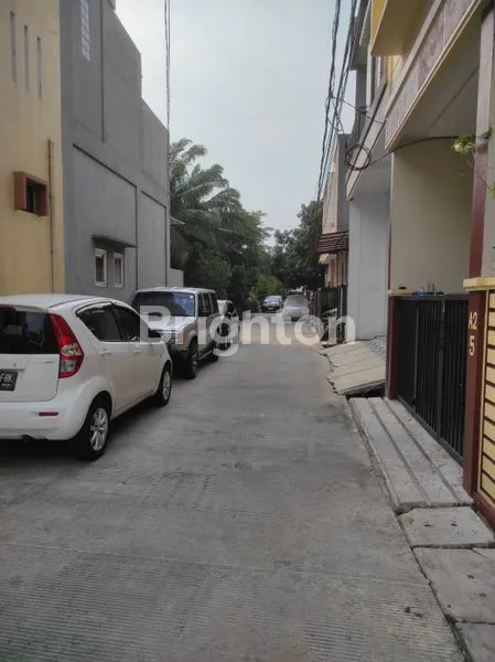 image RUMAH 2 LANTAI SIAP HUNI DAERAH KOMPLEK TUGU PERMAI, KOJA-JAKARTA UTARA (5)