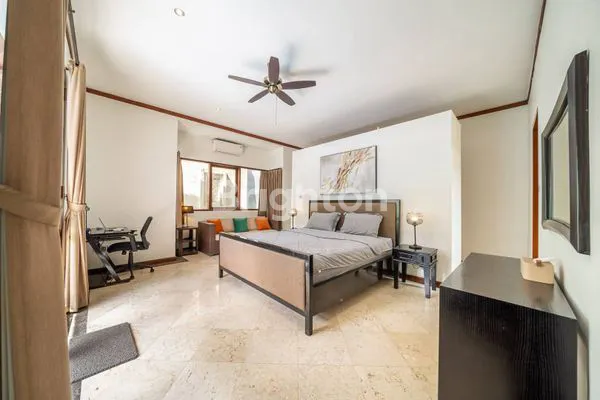 image \UD83C\UDF34 VILLA KEROBOKAN DENGAN KOLAM RENANG – JUAL / SEWA! \UD83C\UDFE1\UD83D\UDCA6\N\UD83D\UDCCD LOKASI STRATEGIS | AREA FAVORIT\N (5)