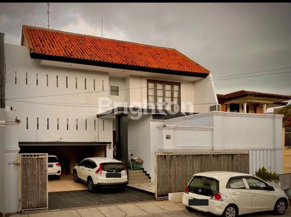 image RUMAH MEWAH ISTIMEWA DI LOKASI STRATEGIS RENON (1)