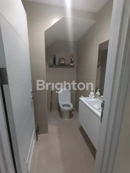 image RUMAH 2 LANTAI SIAP HUNI, SHM, DI KELAPA GADING (5)